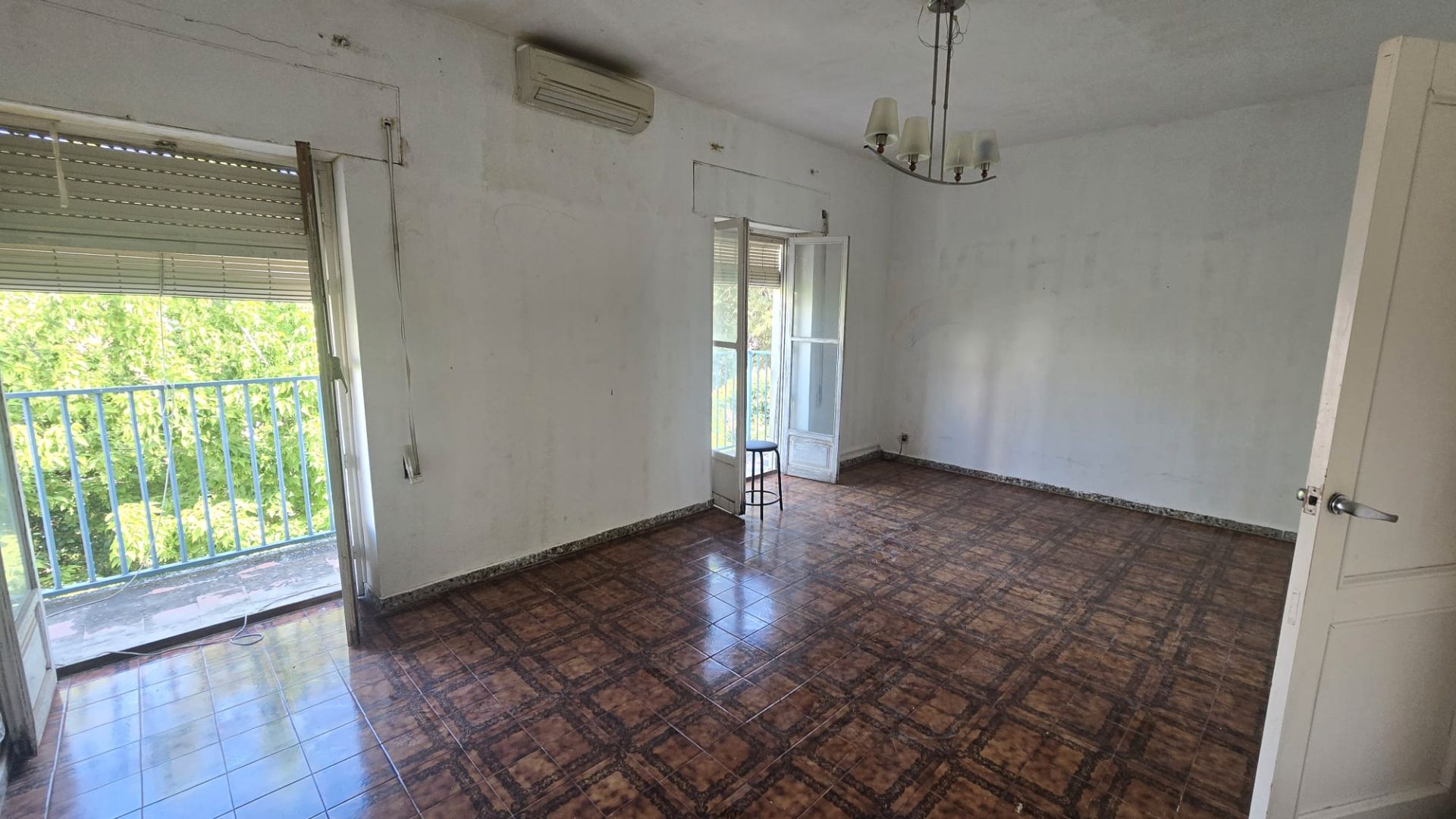 Sala d'estar de Pis en venda en Úbeda amb Balcó