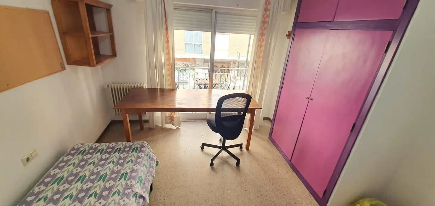 Estudio de alquiler en Calle Calle Melchor Almagro, Centro - Sagrario