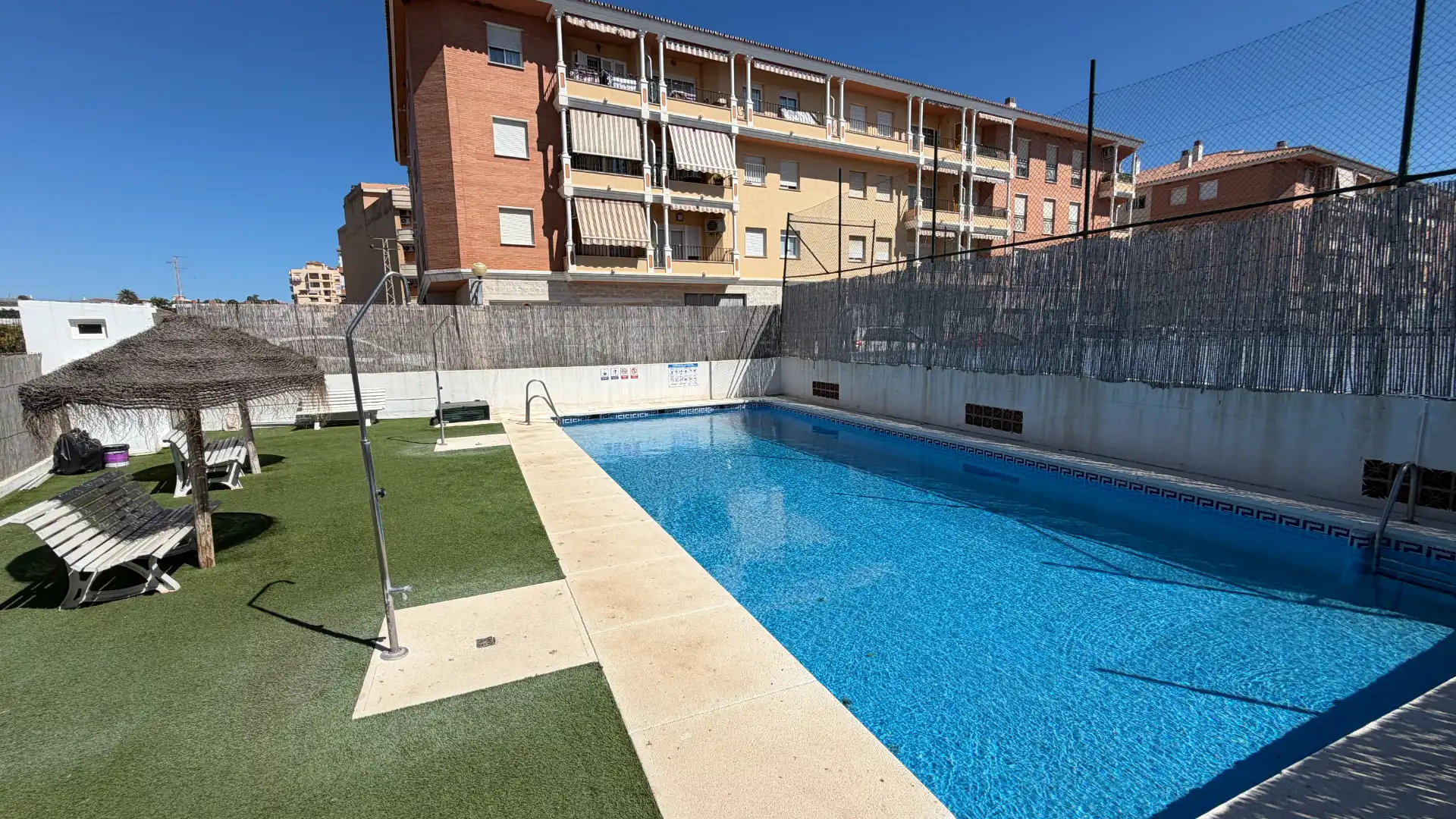 Piscina de Piso en venta en Torrox con Terraza, Amueblado y Horno
