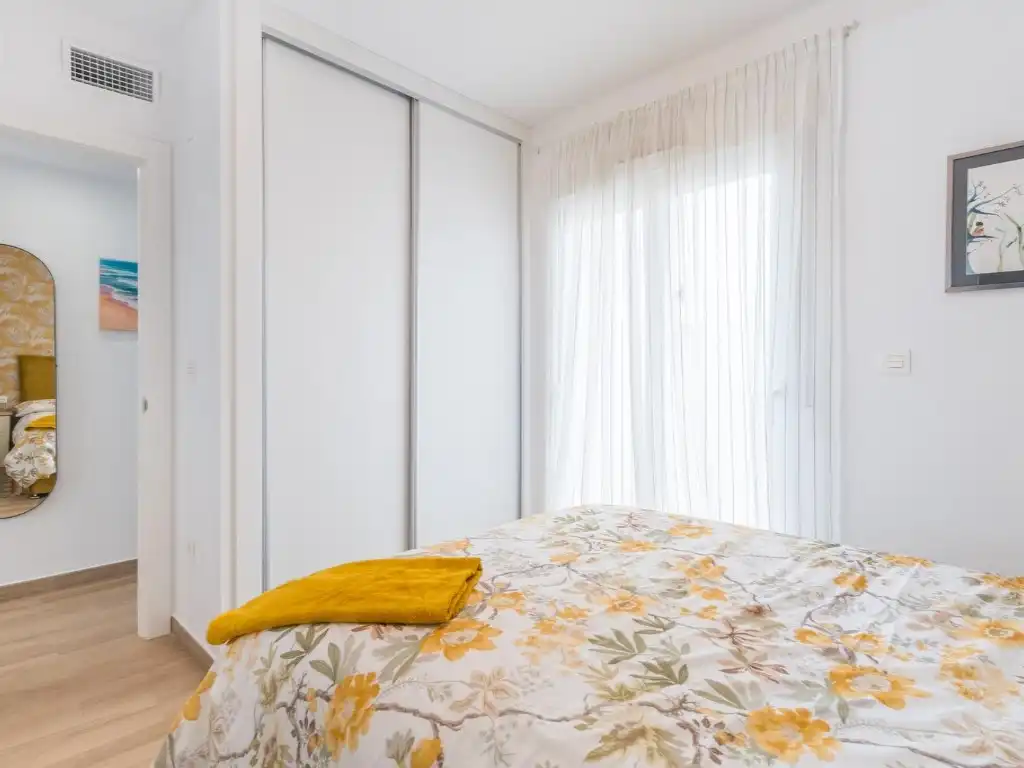 Dormitori de Casa o xalet de lloguer en Santa Pola amb Aire condicionat, Piscina i Moblat