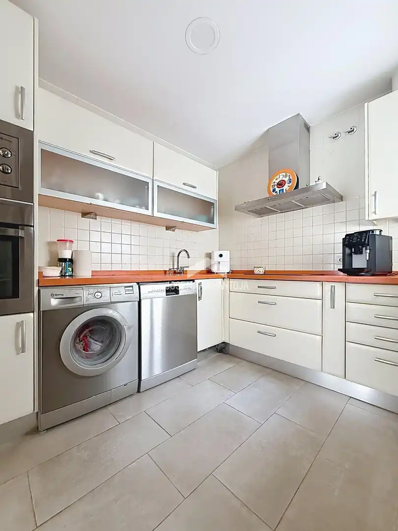 Kitchen of Flat for sale in Jerez de la Frontera  with Air Conditioner, Private garden and Parquet flooring