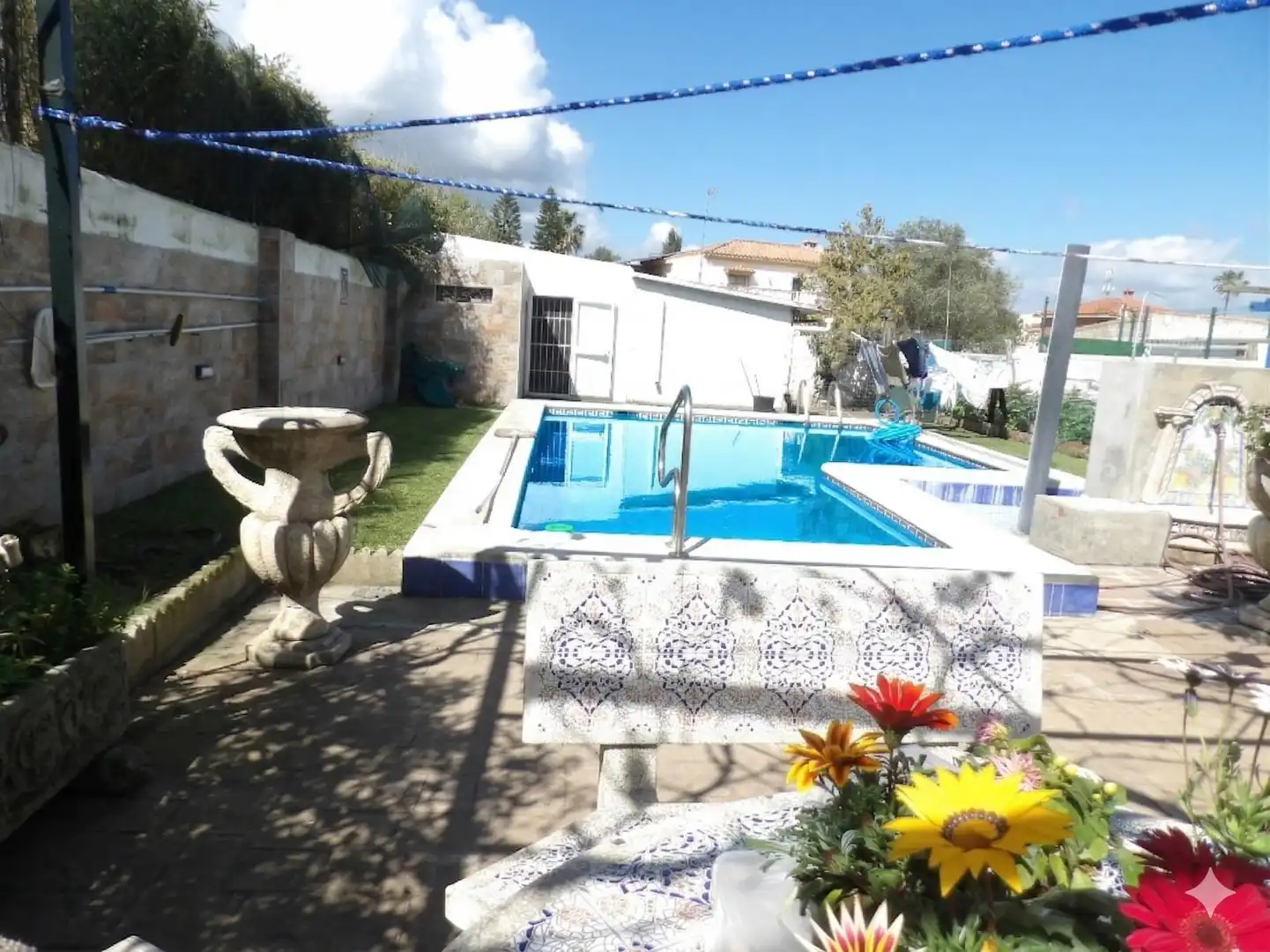 Swimming pool of Houses for sale in Algeciras  with Air Conditioner, Private garden and Storage room