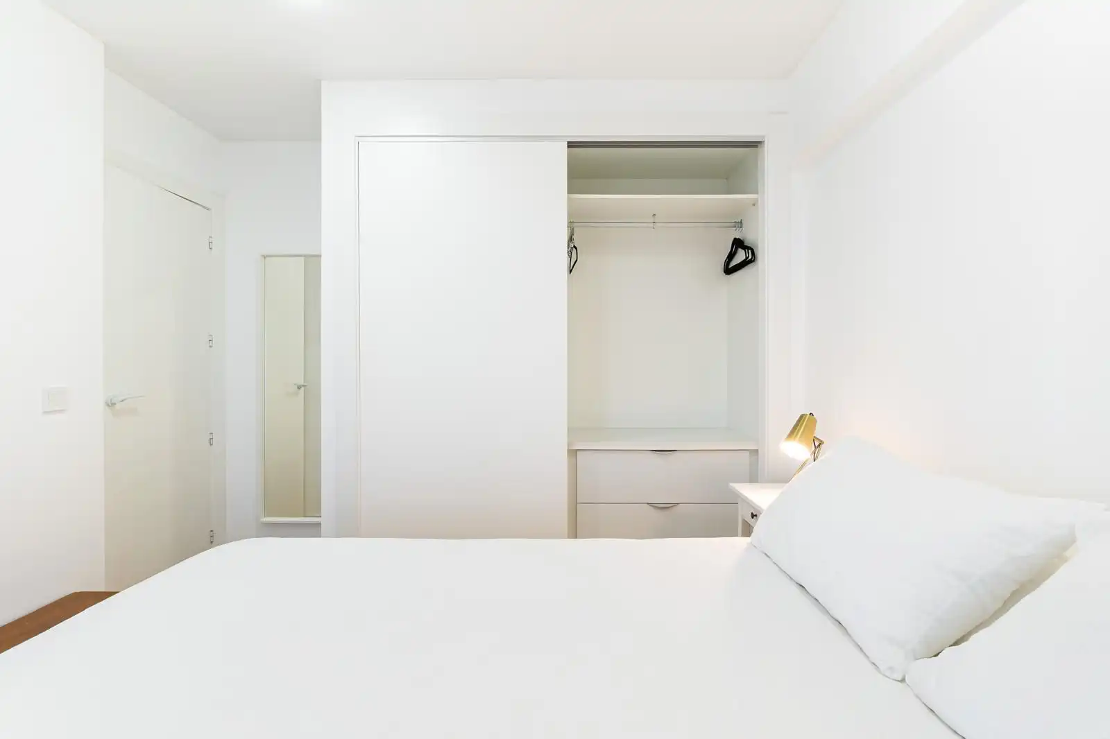 Habitación de Apartamento de alquiler en Torrevieja con Aire acondicionado, Calefacción y Terraza