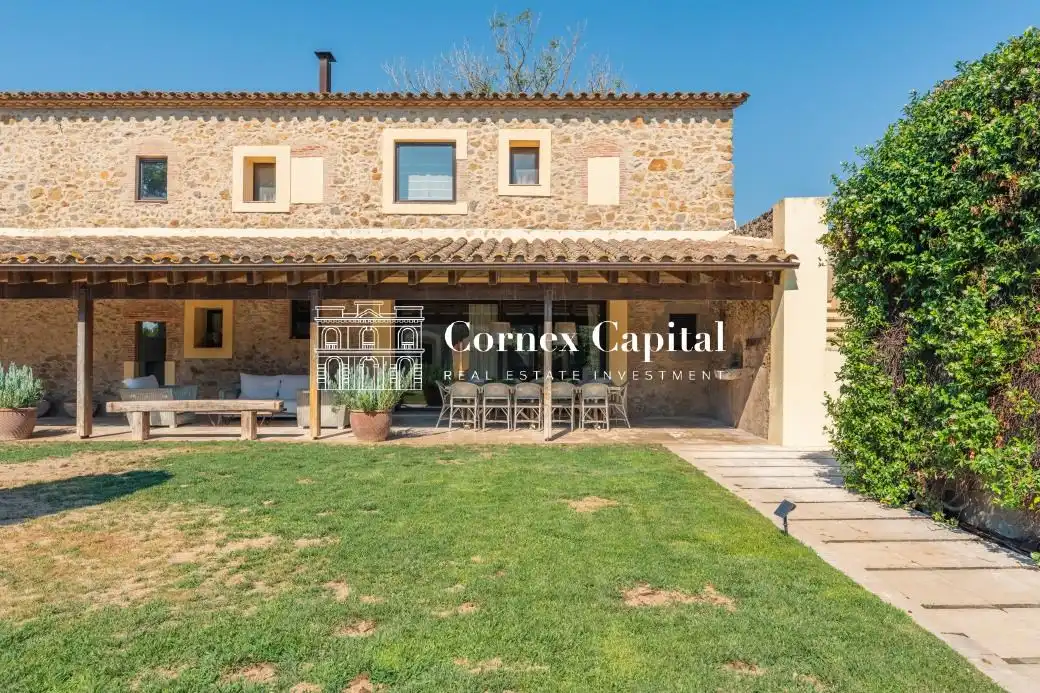 Vista exterior de Casa o xalet de lloguer en Pals amb Jardí privat, Terrassa i Piscina