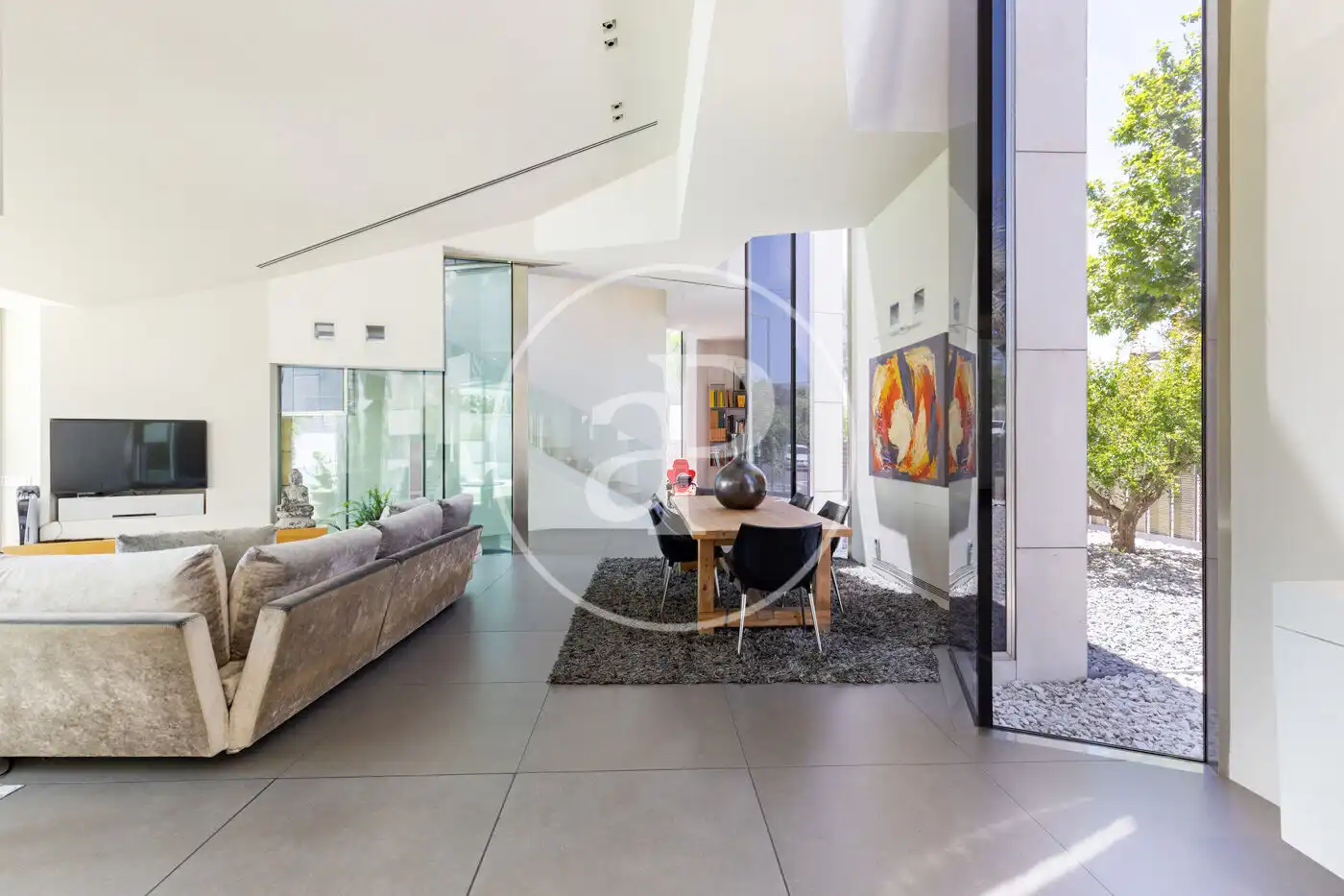 Sala d'estar de Casa o xalet en venda en Sant Cugat del Vallès amb Aire condicionat, Calefacció i Jardí privat