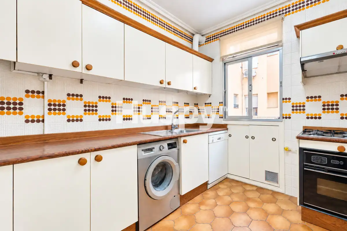 Piso con ascensor en venta en Calle Guzman el Bueno, imagen 5