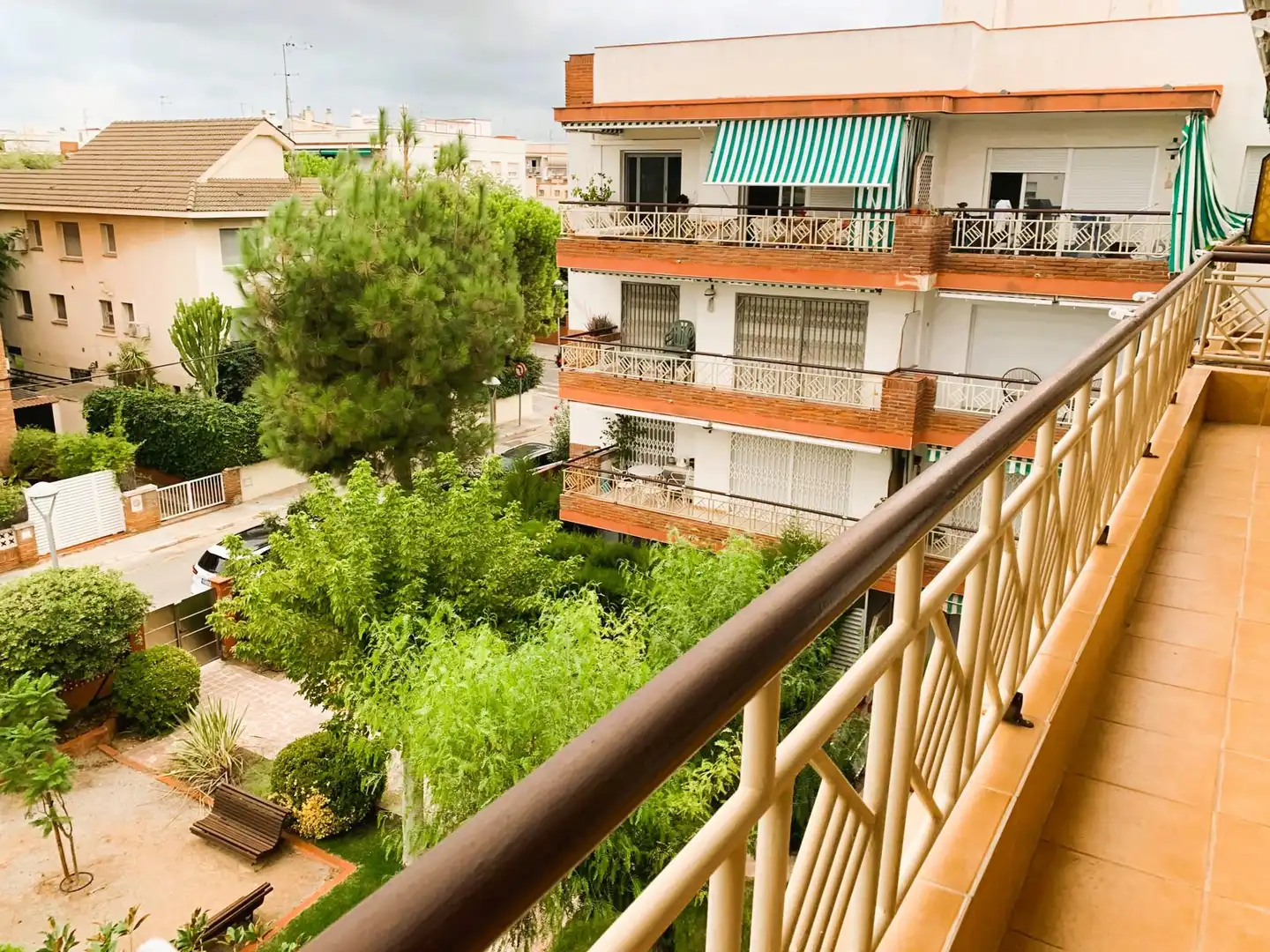 Terrasse von Dachboden zum Verkauf in Vilanova i la Geltrú mit Klimaanlage, Heizung und Privatgarten