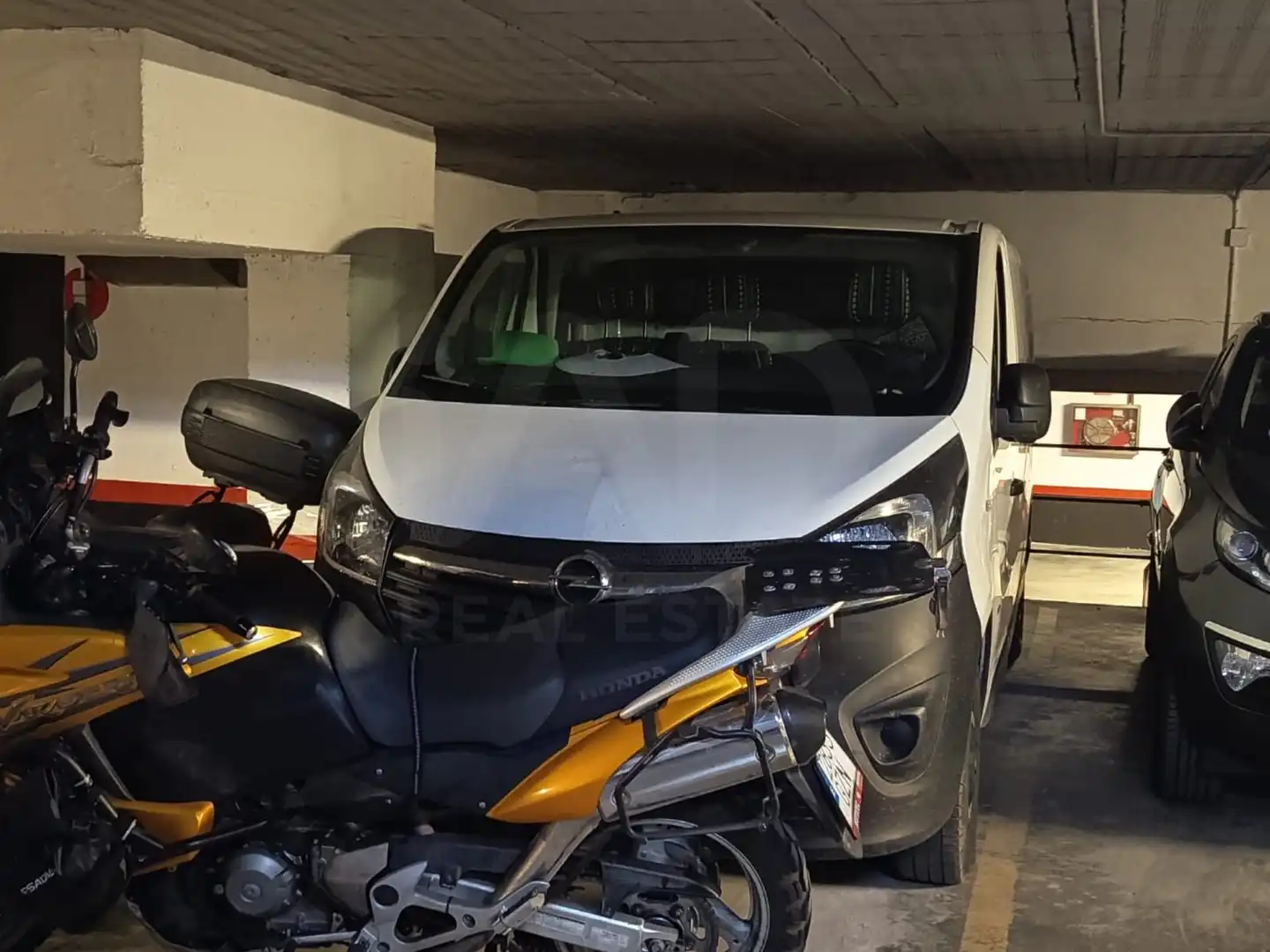 Einzelparkplatz zum Verkauf in Calle de Bohemios 9, imagen 4
