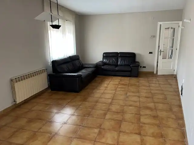 Sala d'estar de Casa adosada en venda en Vilafranca del Penedès amb Calefacció, Terrassa i Traster