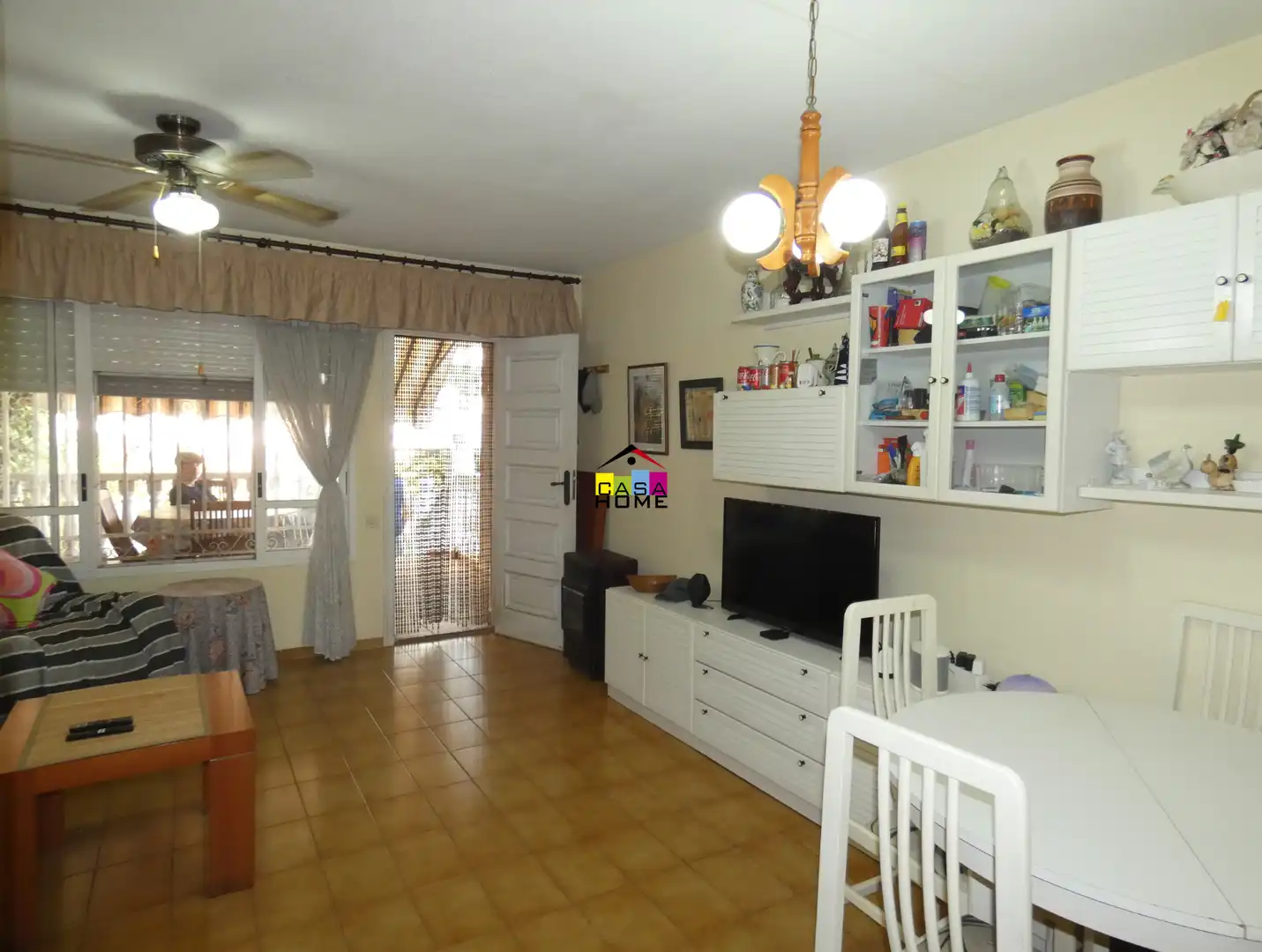 Sala d'estar de Casa adosada en venda en Benicasim / Benicàssim amb Jardí privat, Terrassa i Traster