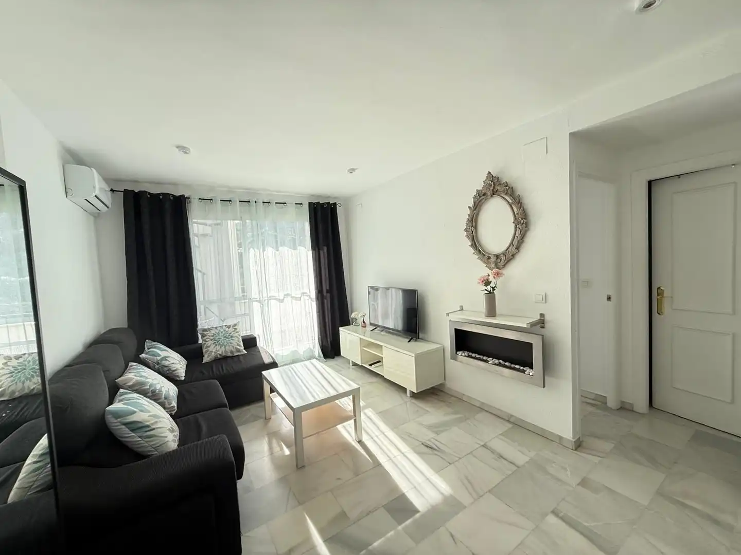 Sala de estar de Apartamento en venta en Mijas con Aire acondicionado, Terraza y Amueblado