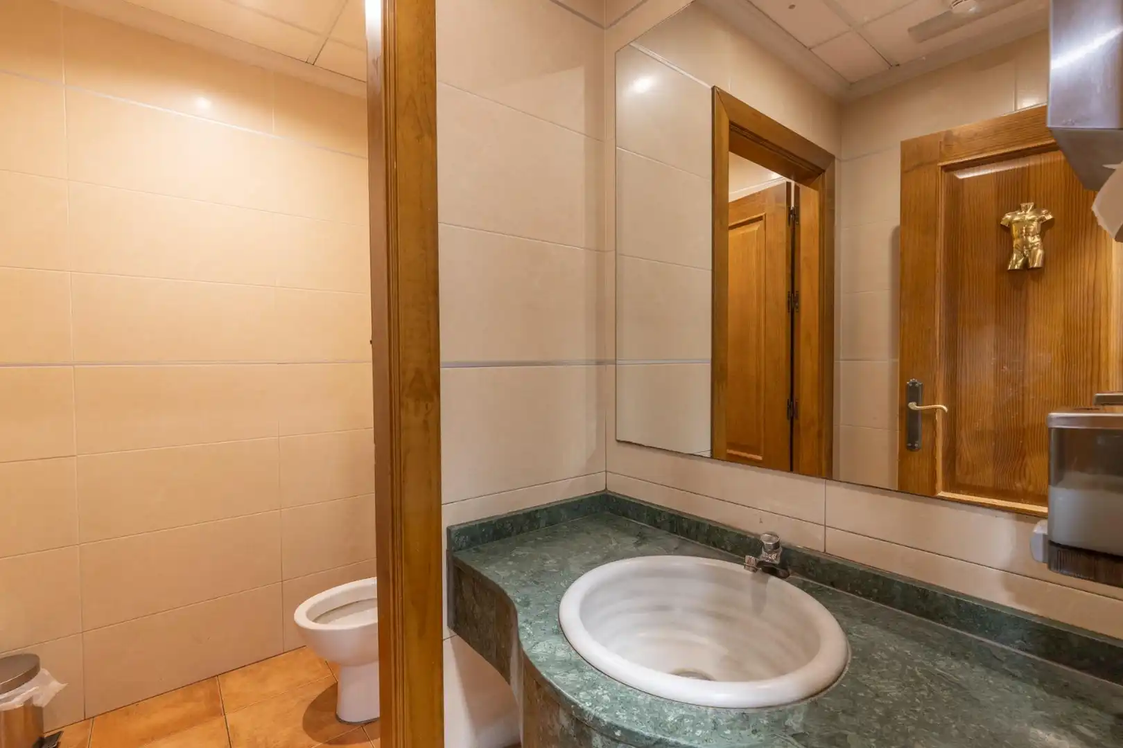 Badezimmer von Gebäude zum Verkauf in La Zubia Ciudad