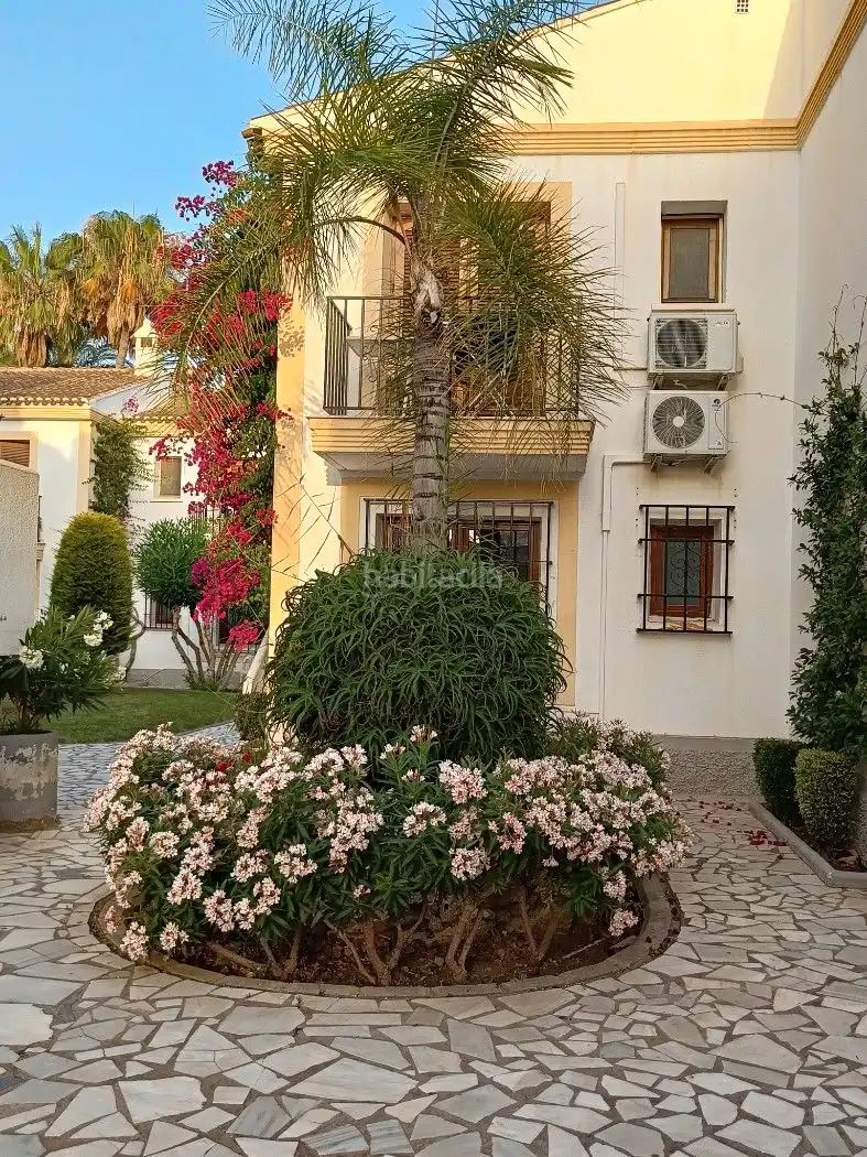 Apartament amb piscina de lloguer a Avenida Juan Sebastián Elcano 72, imagen 2