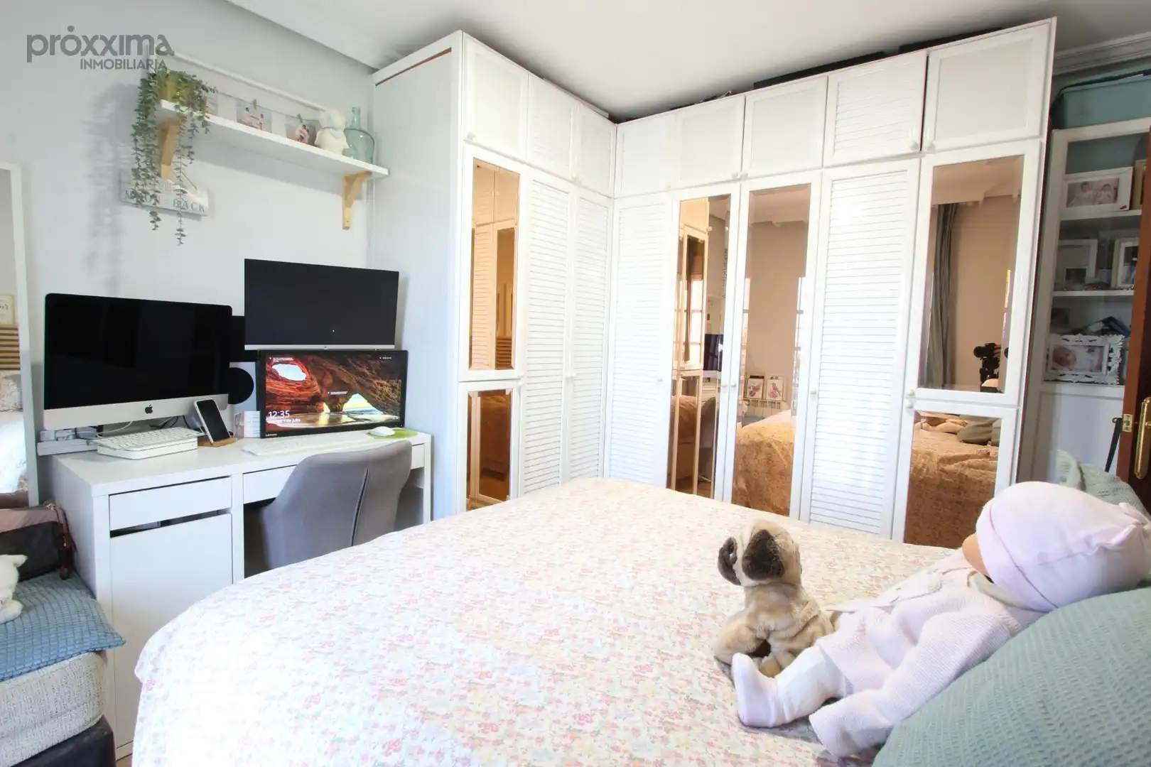 Bedroom of Flat for sale in Sevilla  with Air Conditioner and Balcony