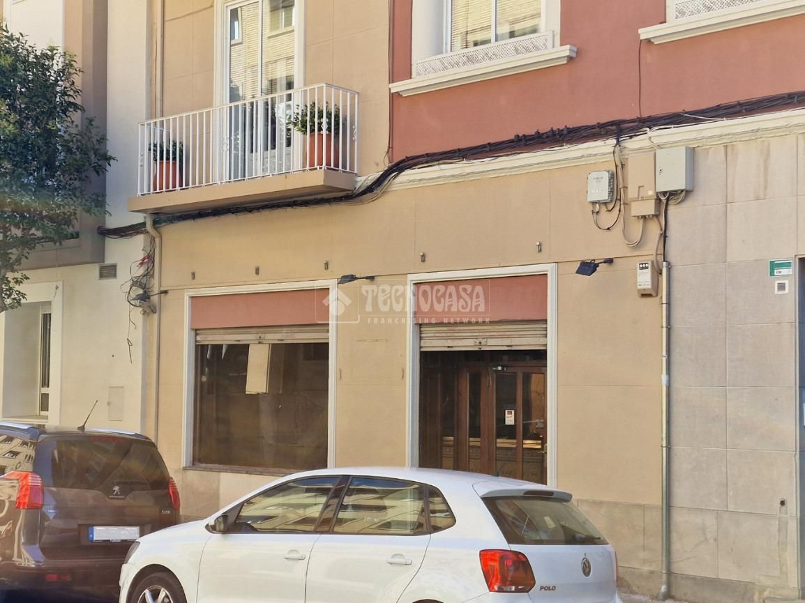 Vista exterior de Local en venda en  Huesca Capital