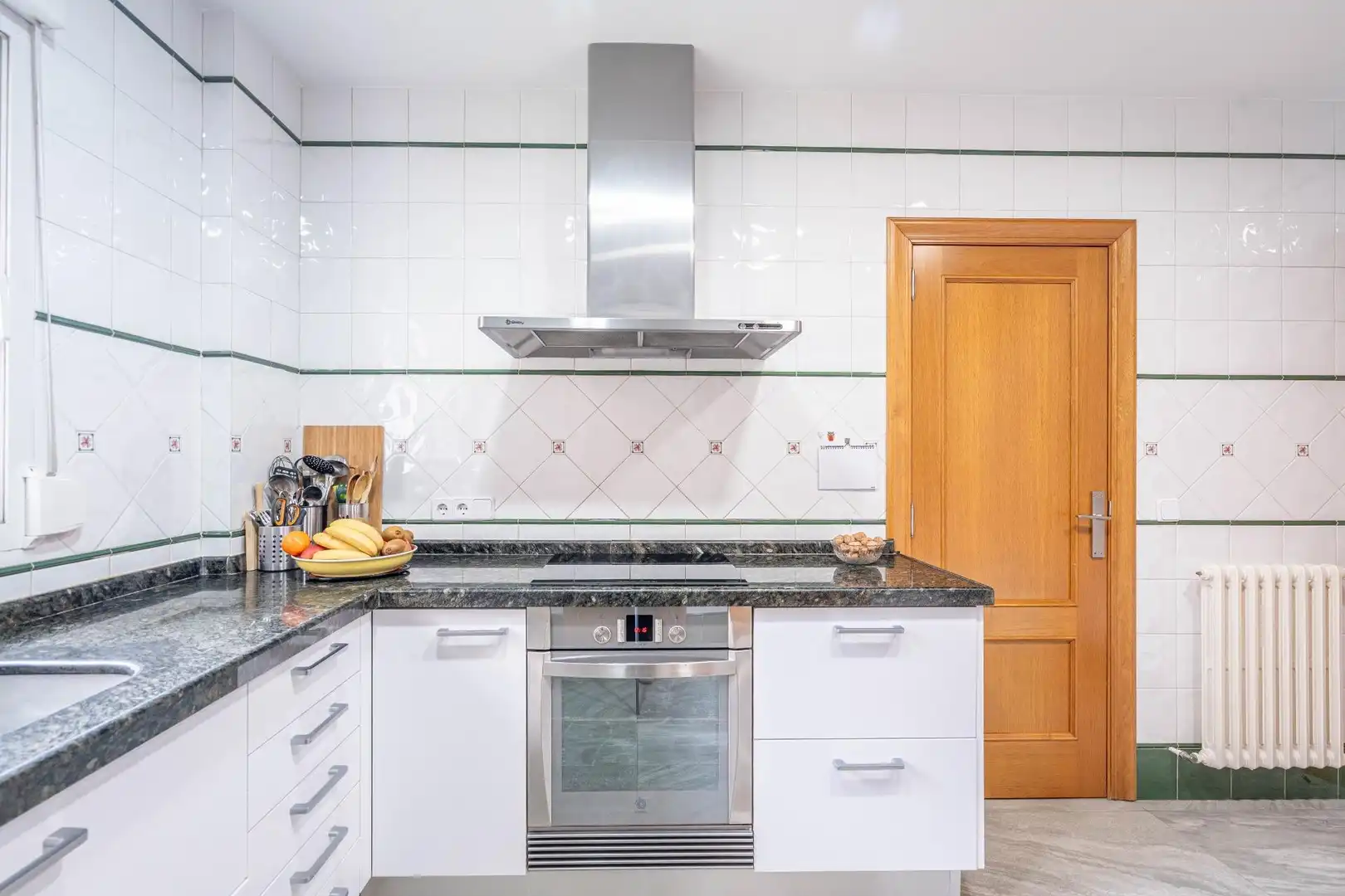 Cuina de Casa o xalet en venda en Canals amb Aire condicionat, Calefacció i Jardí privat