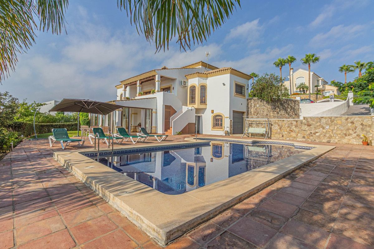 Exterior view of House or chalet to rent in La Alcaidesa  with Private garden, Terrace and Swimming Pool