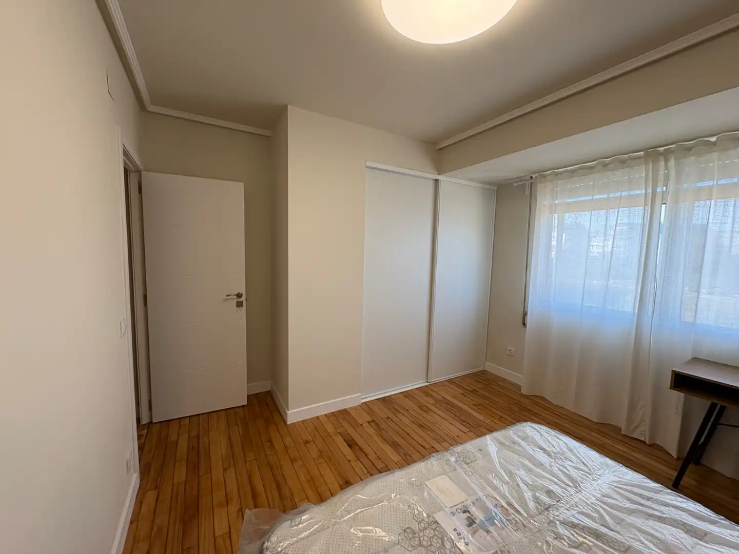 Schlafzimmer von Wohnung zur Miete in Ferrol mit Abstellraum, Möbliert und Ofen