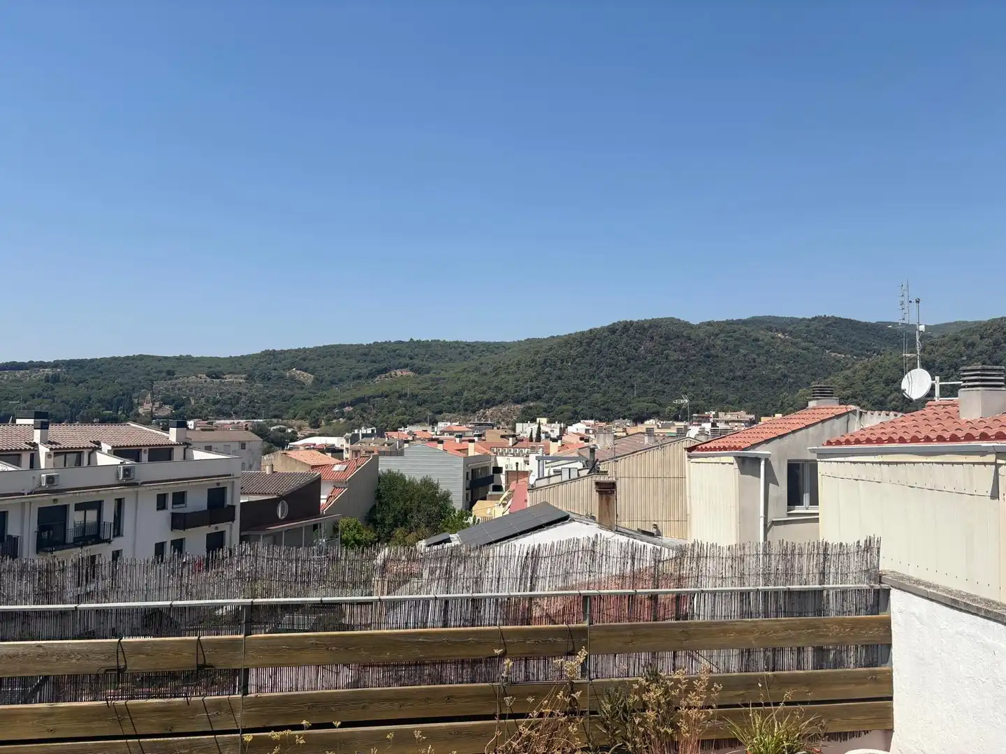 Vista exterior de Casa o xalet en venda en La Garriga amb Calefacció, Parquet i Terrassa