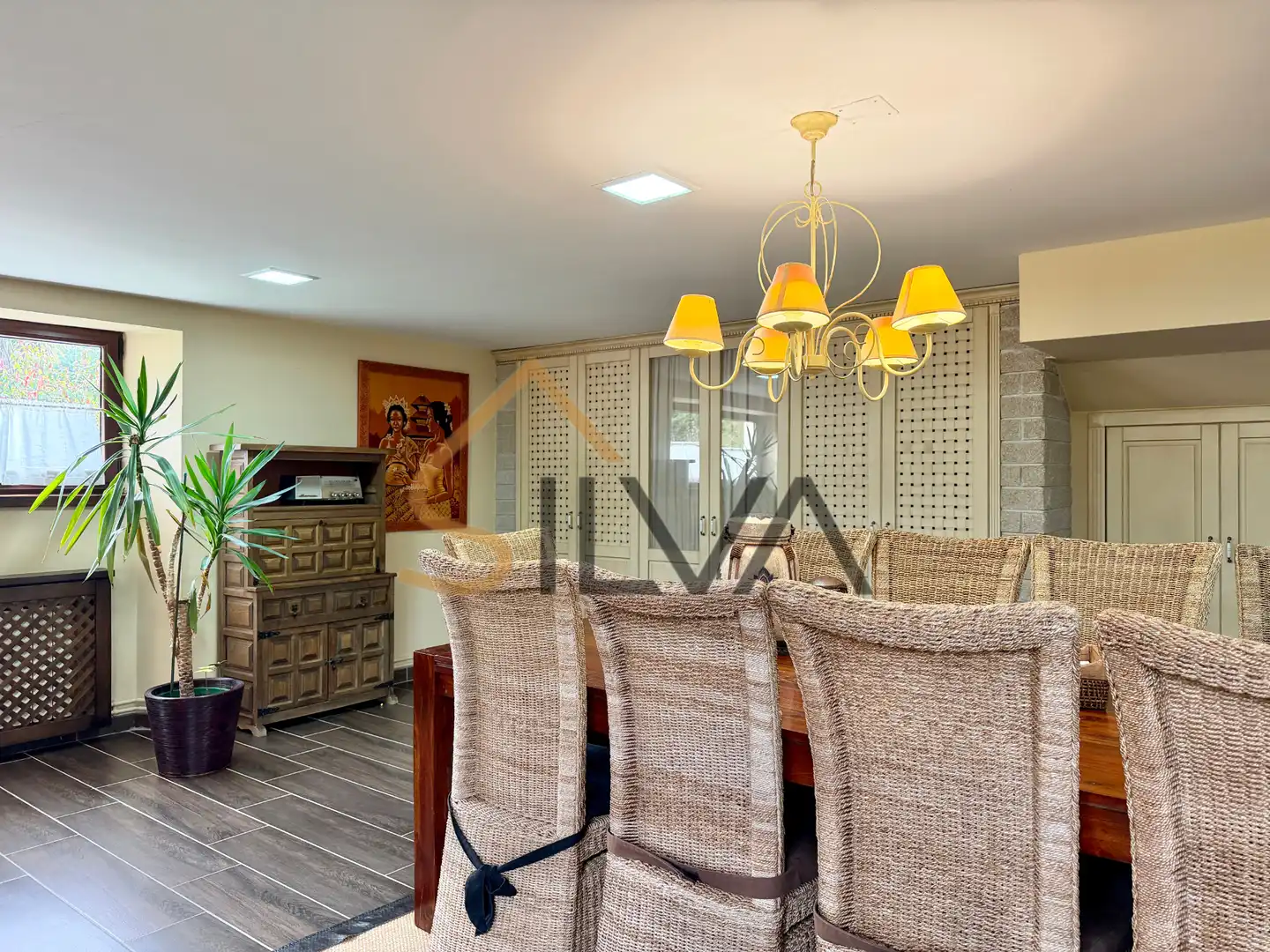 Menjador de Casa o xalet en venda en Lugo amb Calefacció, Jardí privat i Parquet