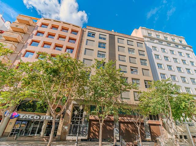 Piso en Venta en Rambla de Méndez Núñez en Barrio del Centro