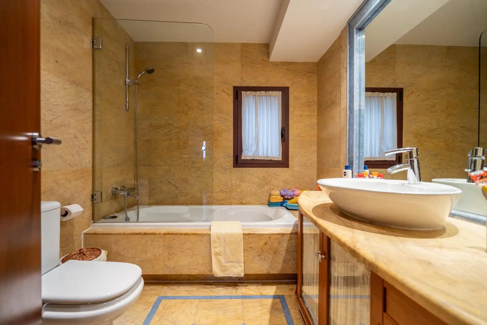 Baño de Casa o chalet en venta en Las Rozas de Madrid con Aire acondicionado, Calefacción y Jardín privado