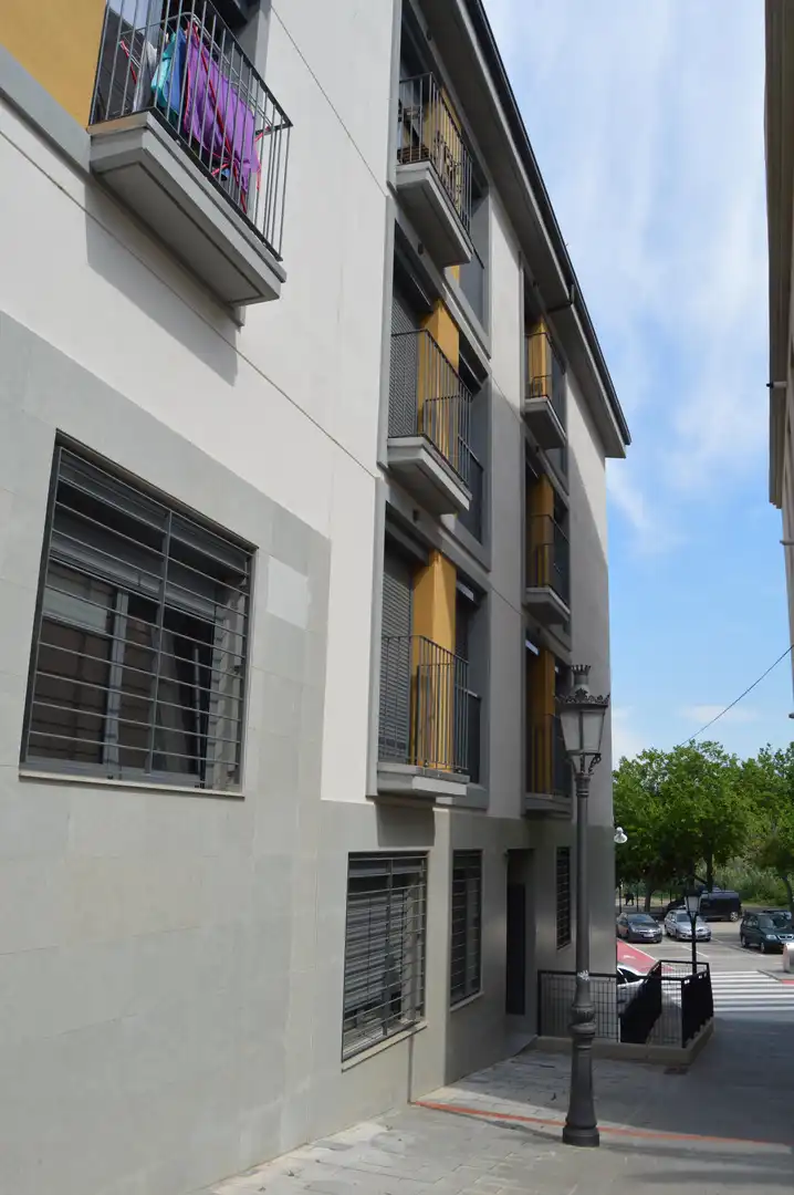 Vista exterior de Piso de alquiler en Martorell con Parquet, Horno y Balcón