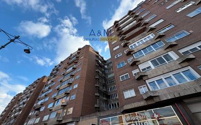 Exterior view of Apartment for sale in Valladolid Capital  with Heating and Parquet flooring