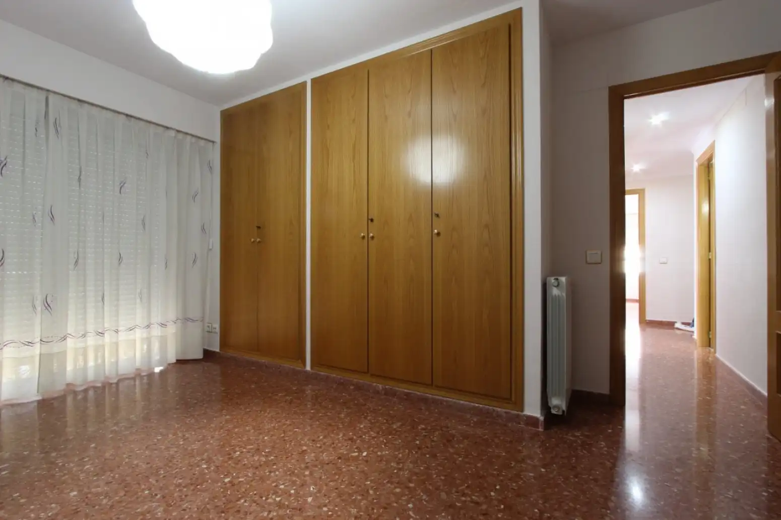 Dormitori de Pis de lloguer en Alaquàs amb Calefacció