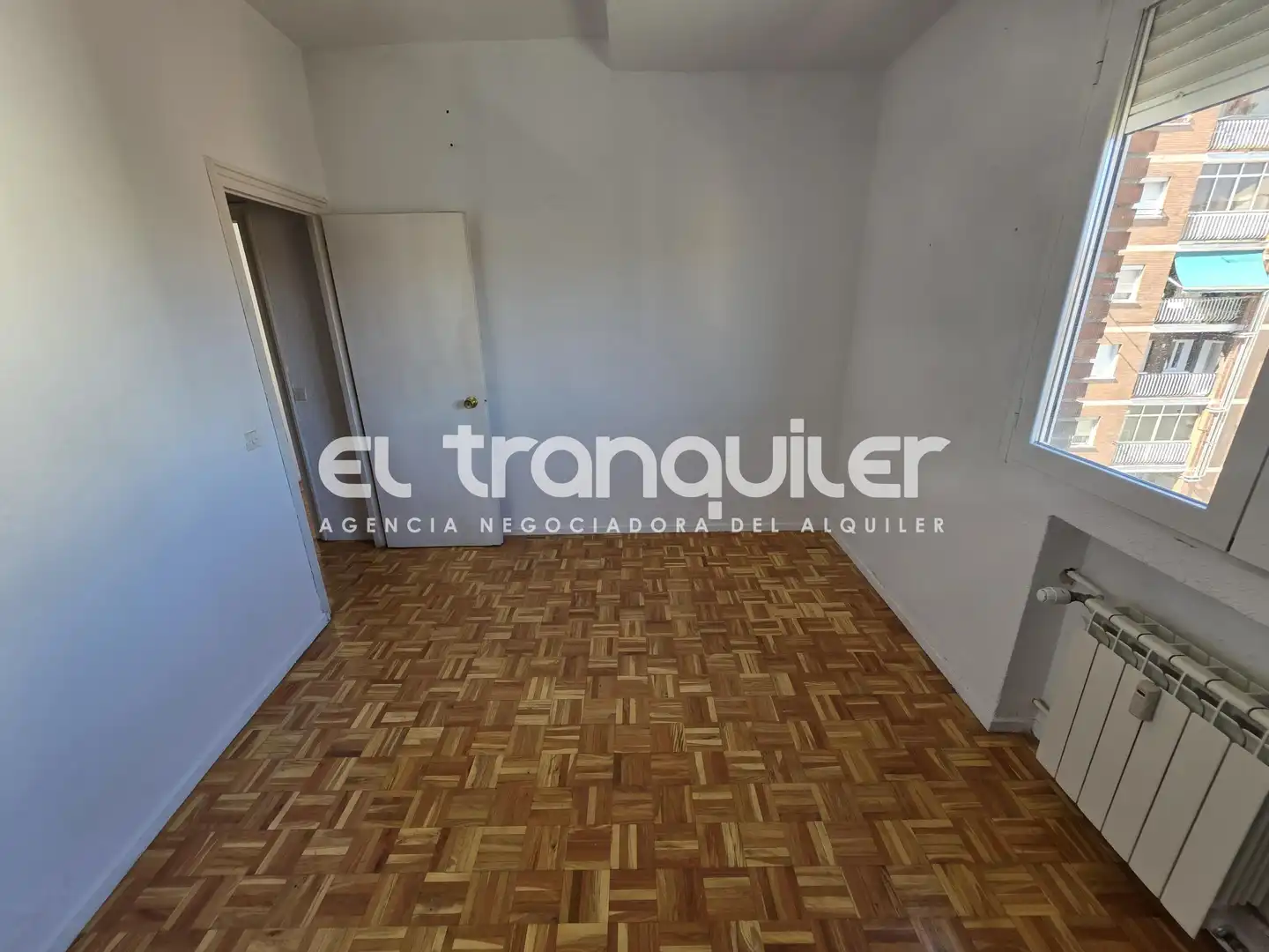 Bedroom of Flat for rent in Madrid  with Air Conditioner, Parquet flooring and Terrace