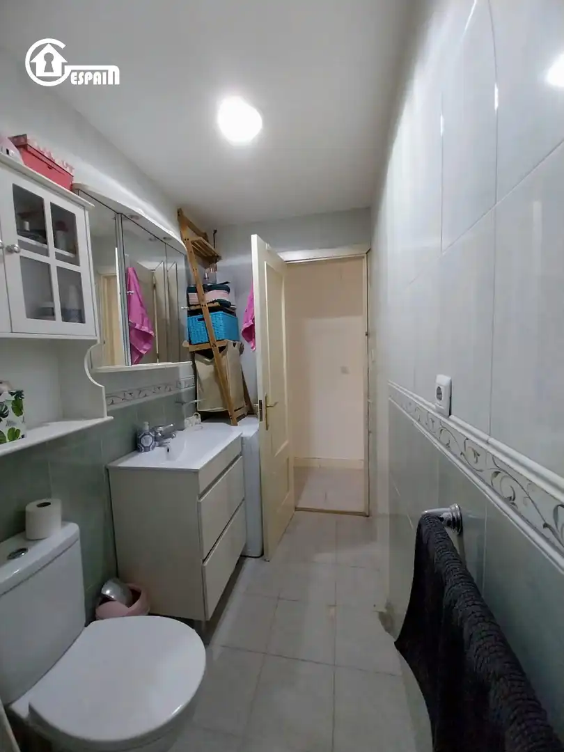 Bathroom of Flat for sale in Madrid  with Air Conditioner, Heating and Terrace