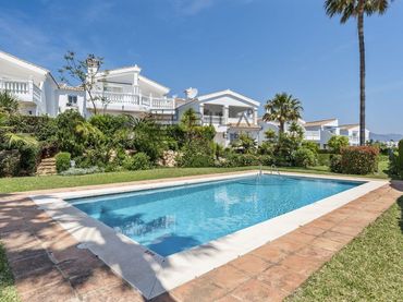 Chalet con piscina en venta en El Chaparral