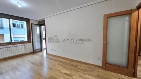 Foto 3 de Pis de lloguer a Ventiun, Ourense Capital