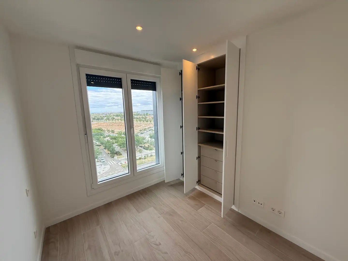 Bedroom of Flat for rent in Madrid  with Heating, Terrace and Storage room
