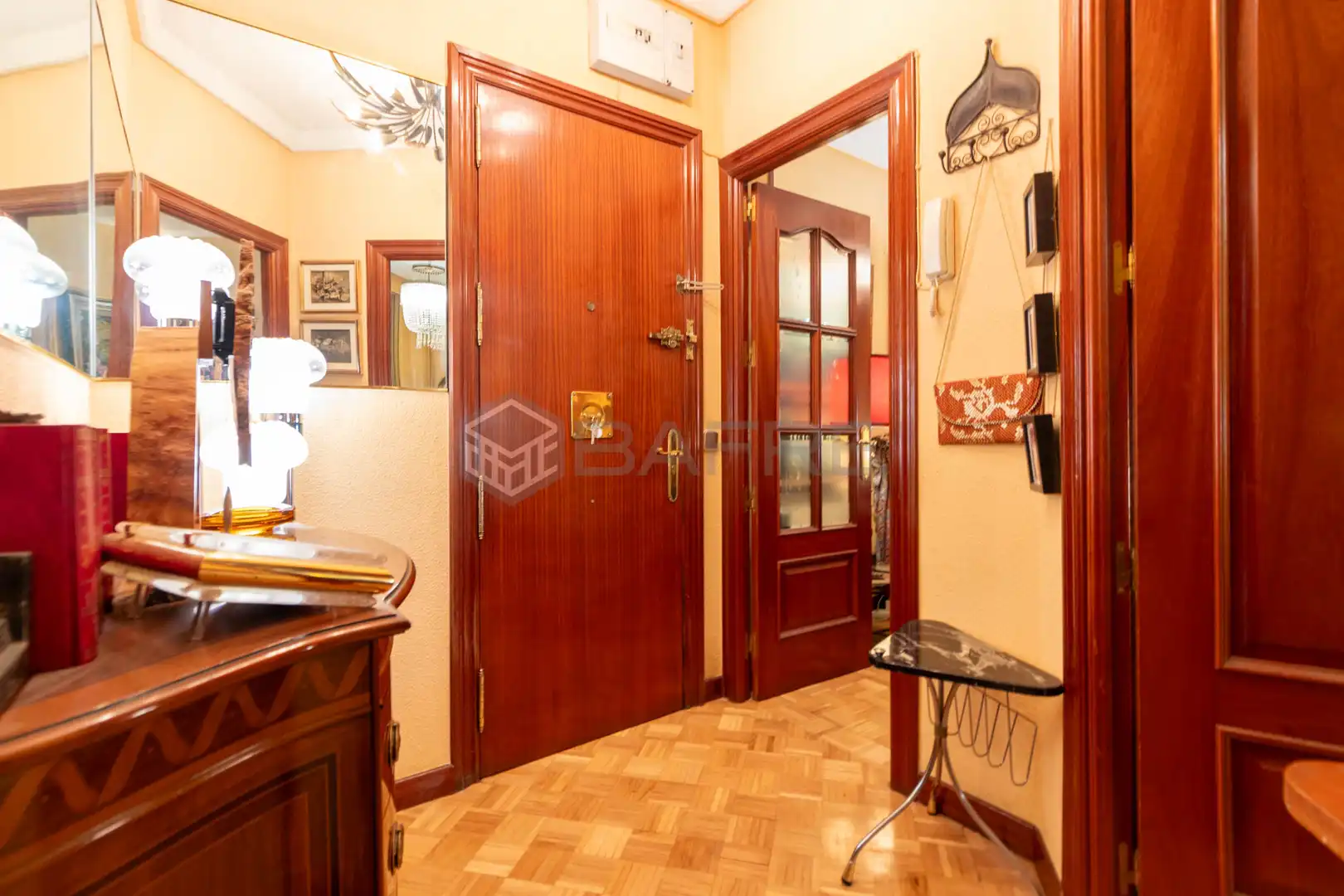 Flat with lift for sale in Calle de Anzuola, imagen 2