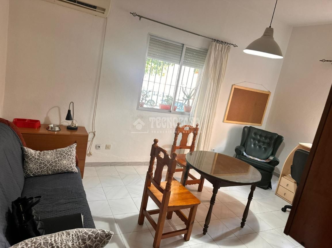 Sala de estar de Piso en venta en  Sevilla Capital con Aire acondicionado