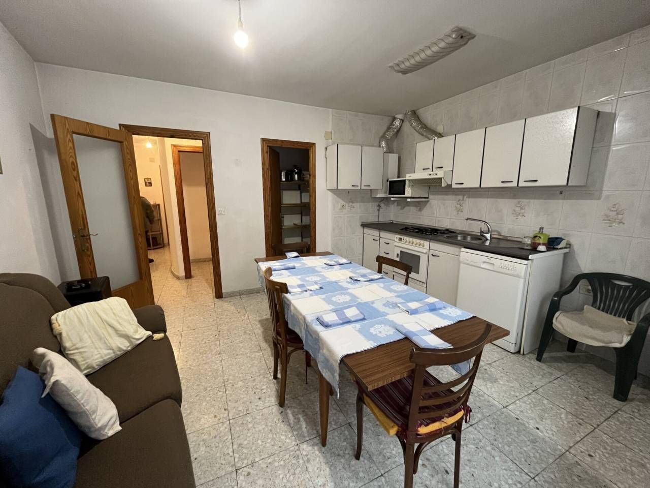 Cuina de Casa o xalet de lloguer en Calanda amb Aire condicionat i Moblat