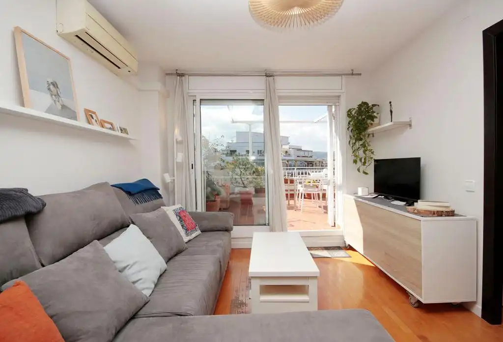 Sala de estar de Ático en venta en Barcelona con Aire acondicionado, Calefacción y Parquet