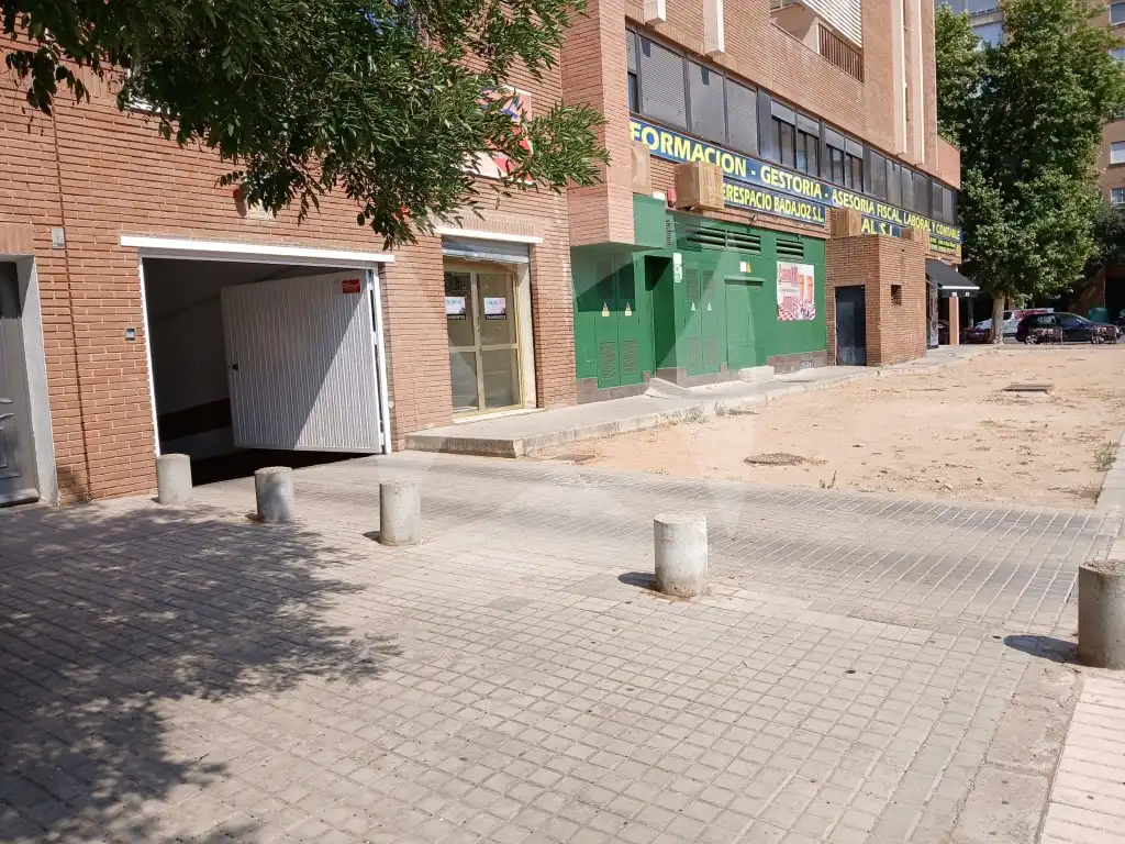 Parking of Garage for rent in Badajoz