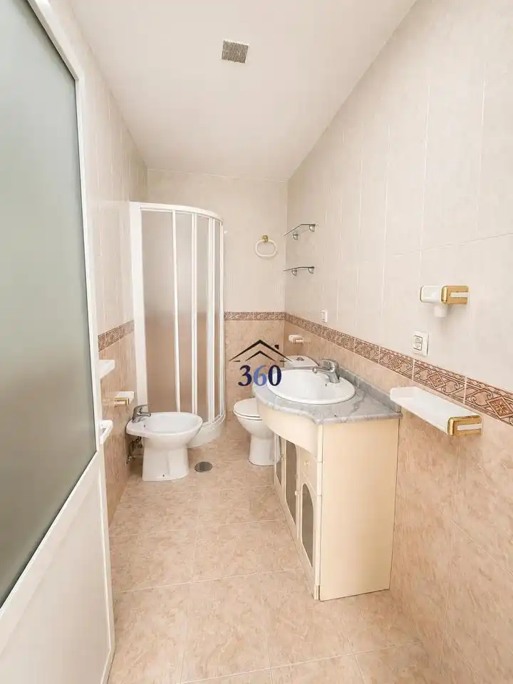 Bany de Casa o xalet en venda en Cáceres amb Aire condicionat