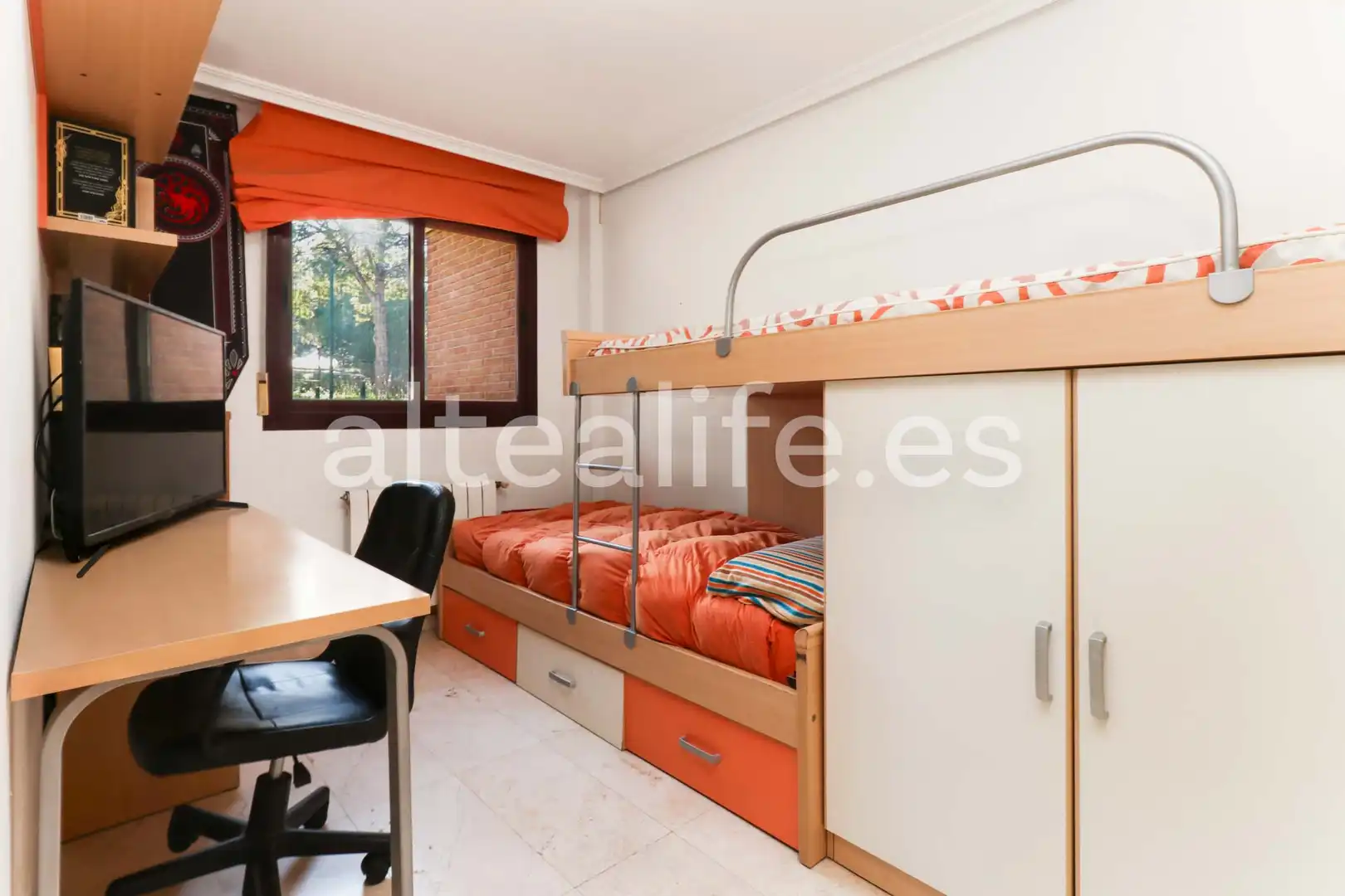 Habitación de Casa adosada en venta en La Nucia con Calefacción, Terraza y Piscina comunitaria