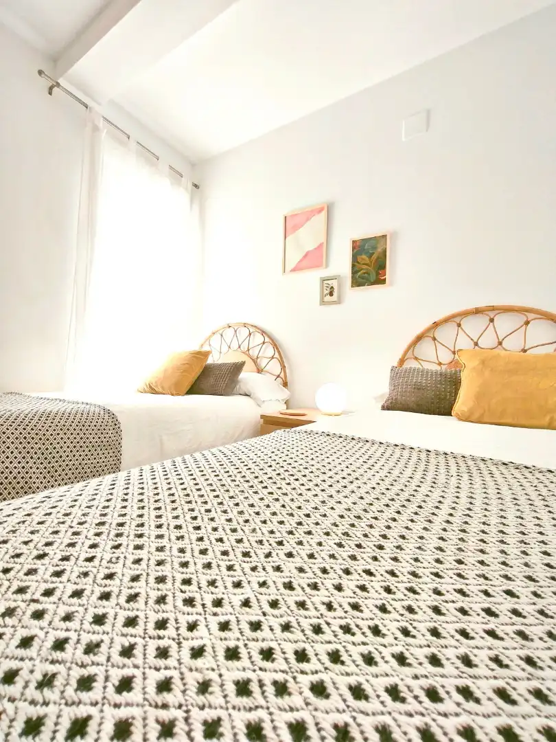 Schlafzimmer von Dachboden zum Verkauf in Almería mit Klimaanlage, Terrasse und Möbliert