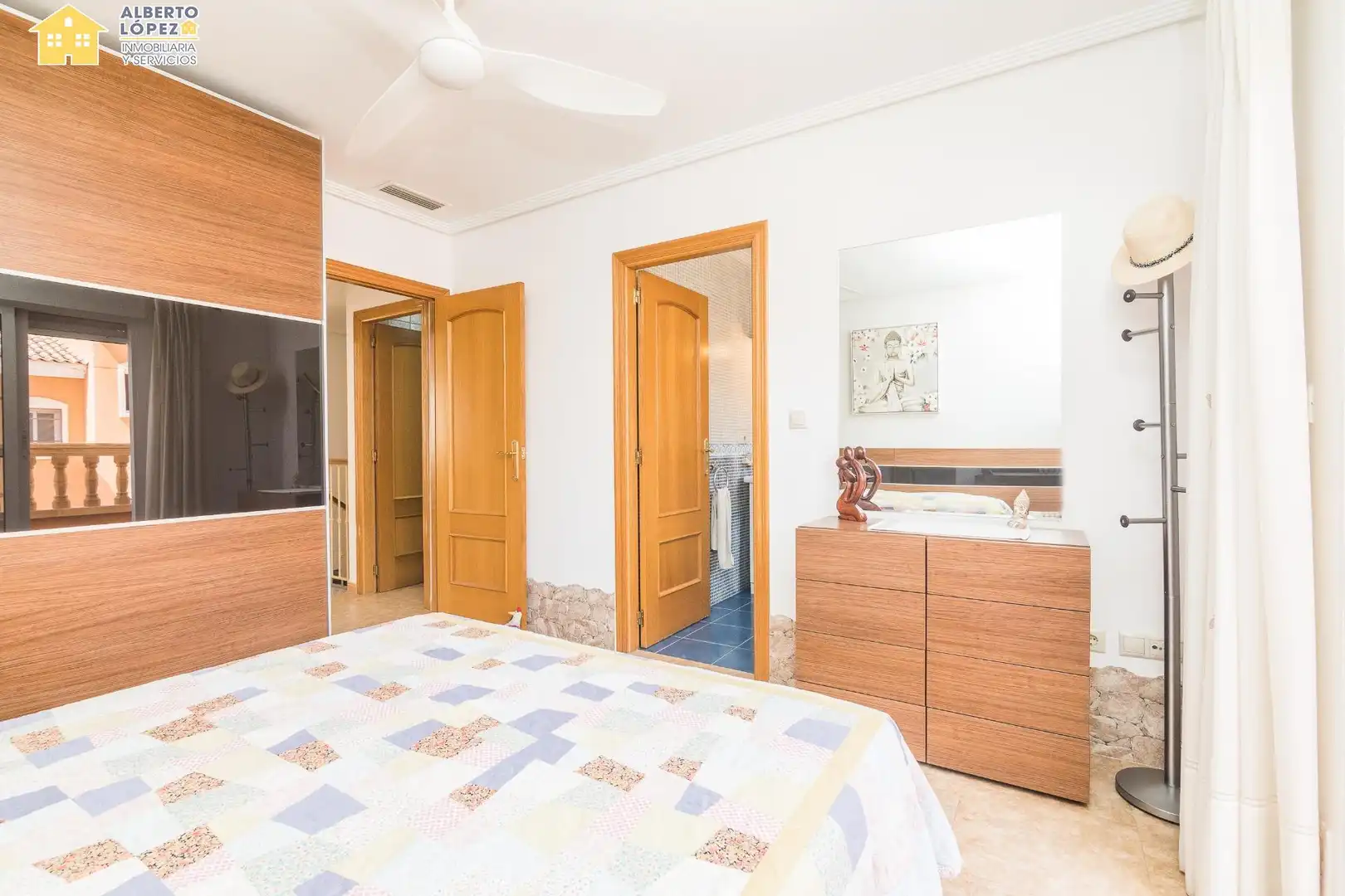 Habitación de Casa adosada en venta en Elche / Elx con Aire acondicionado, Calefacción y Balcón