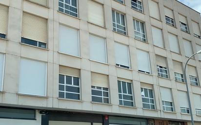 Vista exterior de Pis en venda en  Logroño amb Calefacció i Terrassa