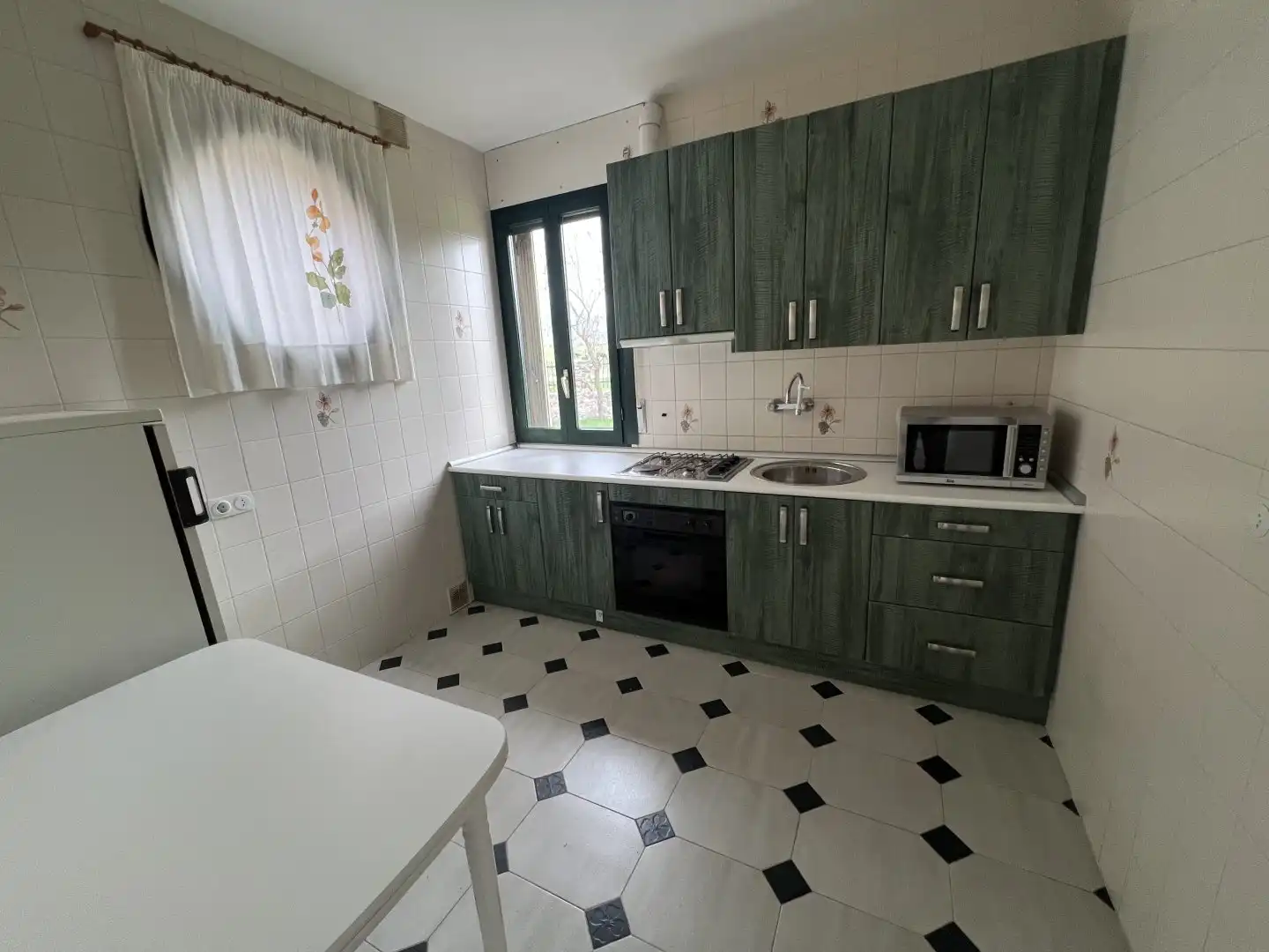 Cocina de Casa o chalet en venta en Torrecaballeros con Calefacción, Jardín privado y Piscina