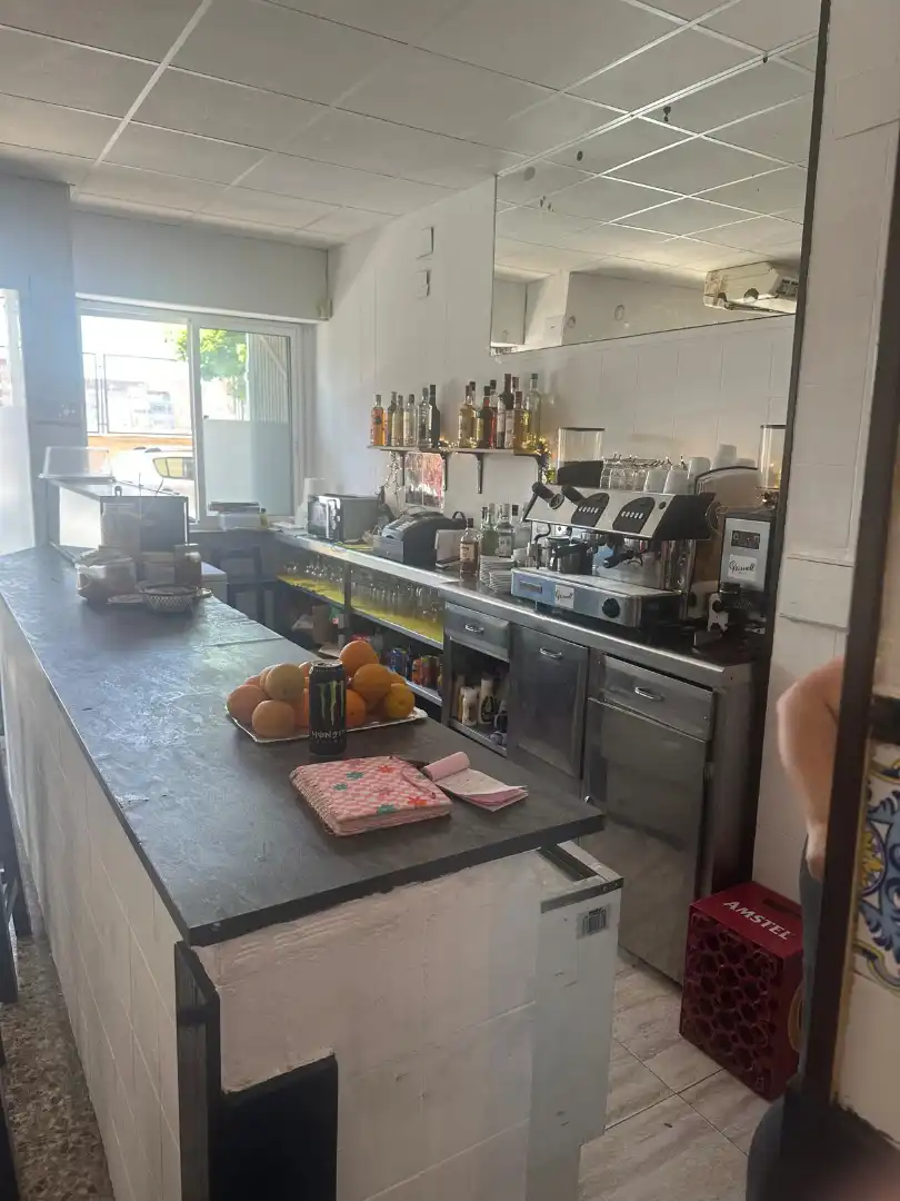 Cuina de Local de lloguer en Alzira amb Aire condicionat, Calefacció i Terrassa