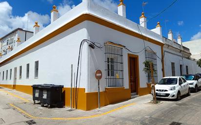 Vista exterior de Casa o xalet en venda en San Fernando amb Terrassa, Forn i Balcó