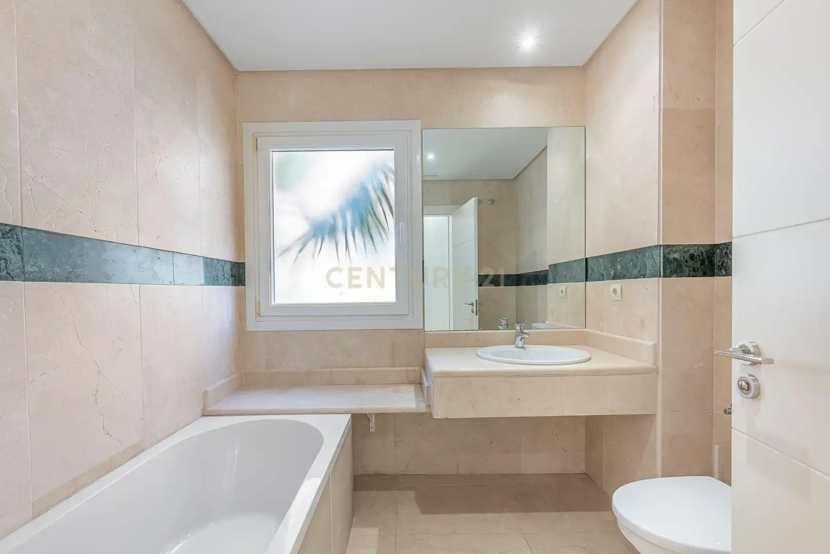 Bany de Apartament en venda en Marbella amb Aire condicionat, Traster i Forn