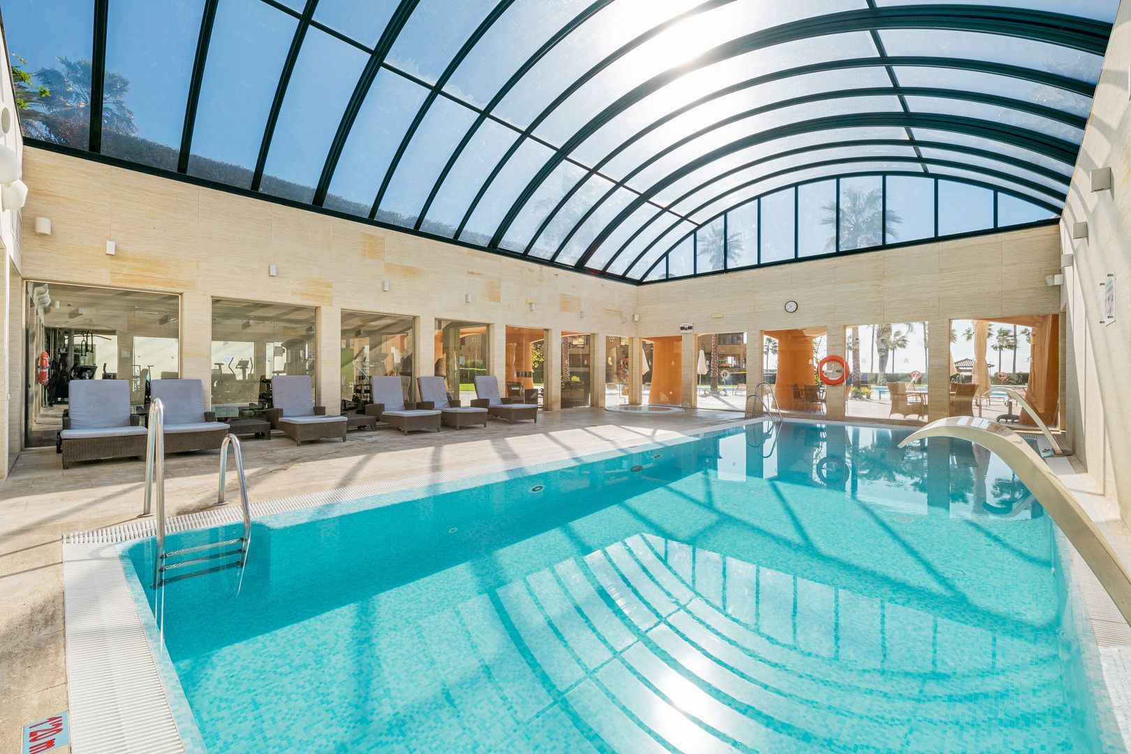 Piscina de Apartament en venda en Estepona amb Aire condicionat, Terrassa i Traster