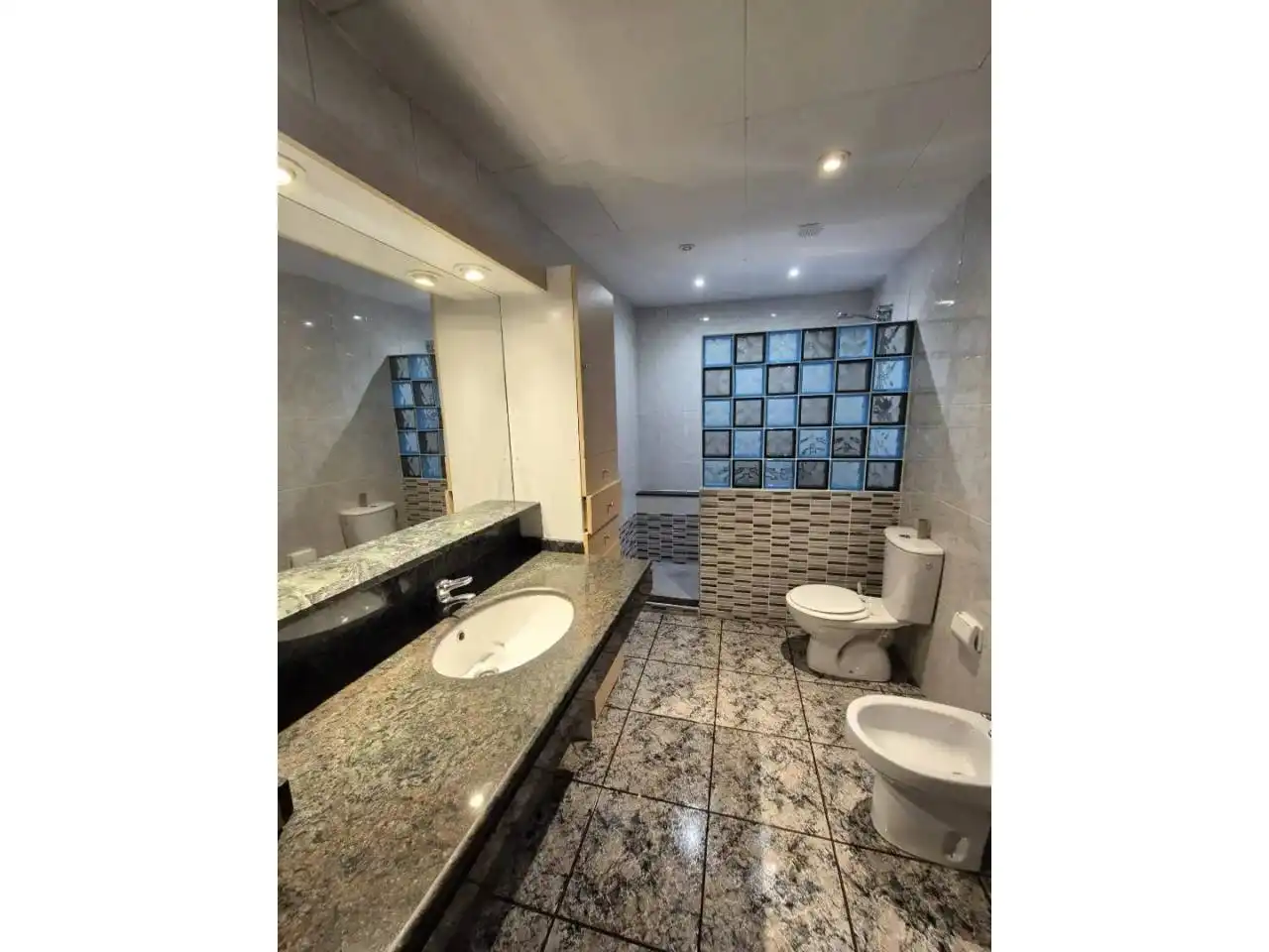 Baño de Casa adosada en venta en Terrassa con Terraza